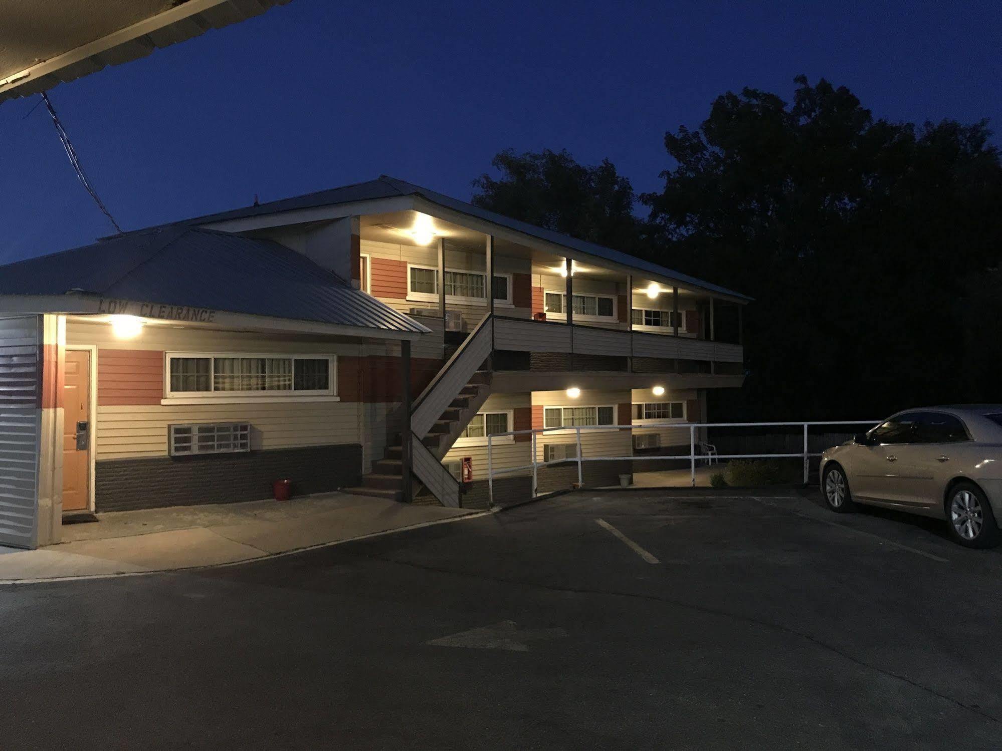 Economy Inn Marshalltown Zewnętrze zdjęcie